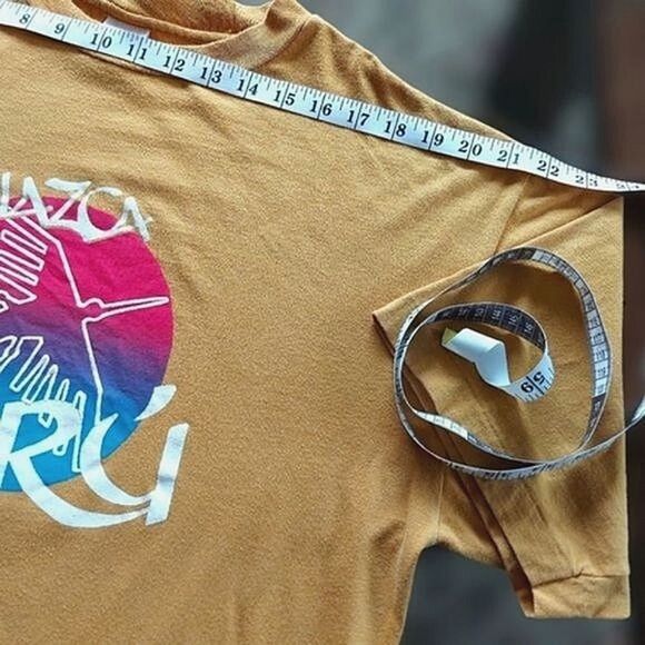 Vtg bumblebee yellow Nazca Peru graphic t-shirt - Picture 6 of 11